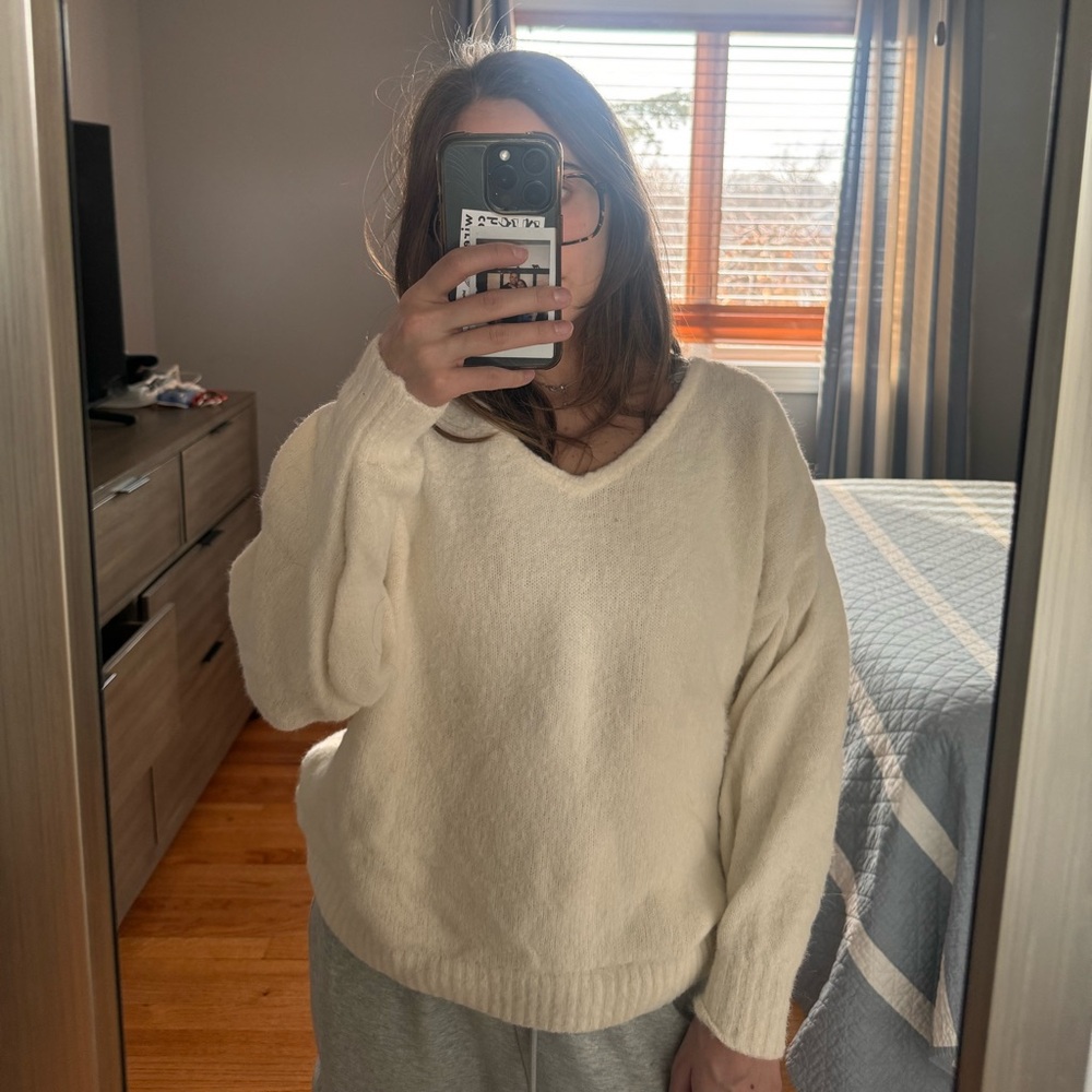 Worn once. Cream oversized sweater #oversizedsweater